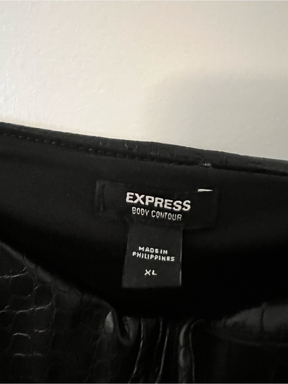 Croc Faux Leather Crop Top (XL) - Picture 4 of 5